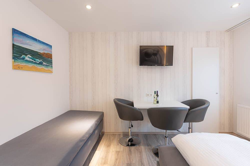 Apartamento entero, Apartamento-Estándar-Baño Privado-Vista al Parque-Zimmer 201 in Leverkusen, Condado del Monte