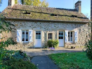 Gîte pour 12 personnes, avec vue et jardin, animaux acceptés à Champagné (Sarthe)