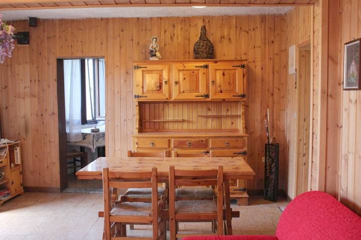 Gîte pour 6 personnes, avec balcon et jardin à Mello