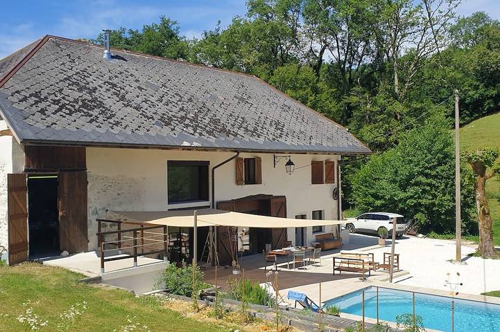 Location de vacances pour 10 personnes dans La Biolle