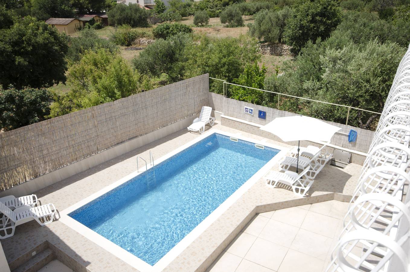 Całe studio, Apartments Mila Family with pool in Tribunj, Żupania szybenicko-knińska