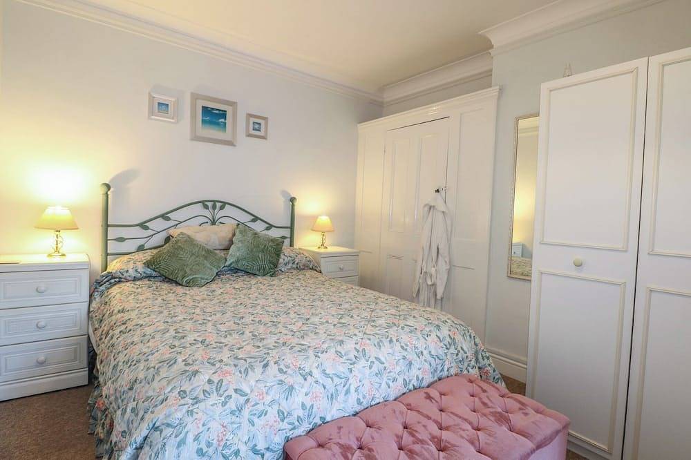 Sylvian, pet friendly, country holiday cottage in Bexhill-On-Sea in Bexhill, East Sussex