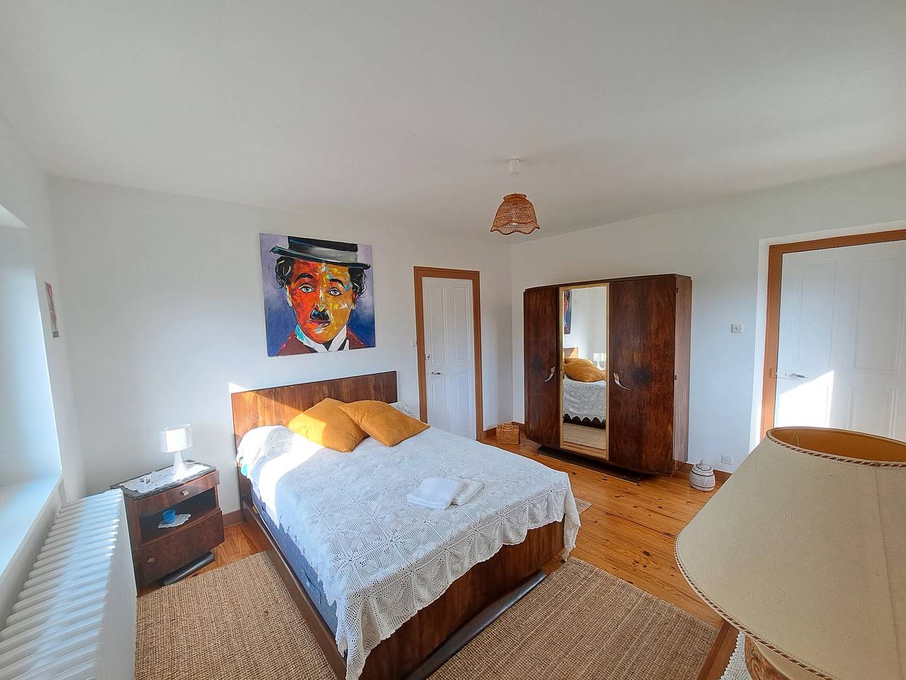 Appartement entier, Appartement dans la Villa Clémence, "Chez Patrice & Marie line" avec vue sur la campagne. in Usson-en-Forez, Montbrison