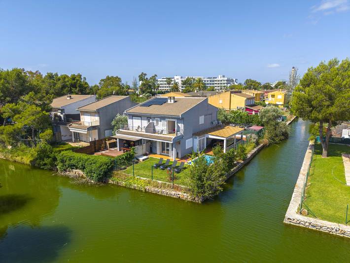 Finca mit Pool für 6 Personen, mit Balkon und Terrasse sowie Garten in Playa de Muro