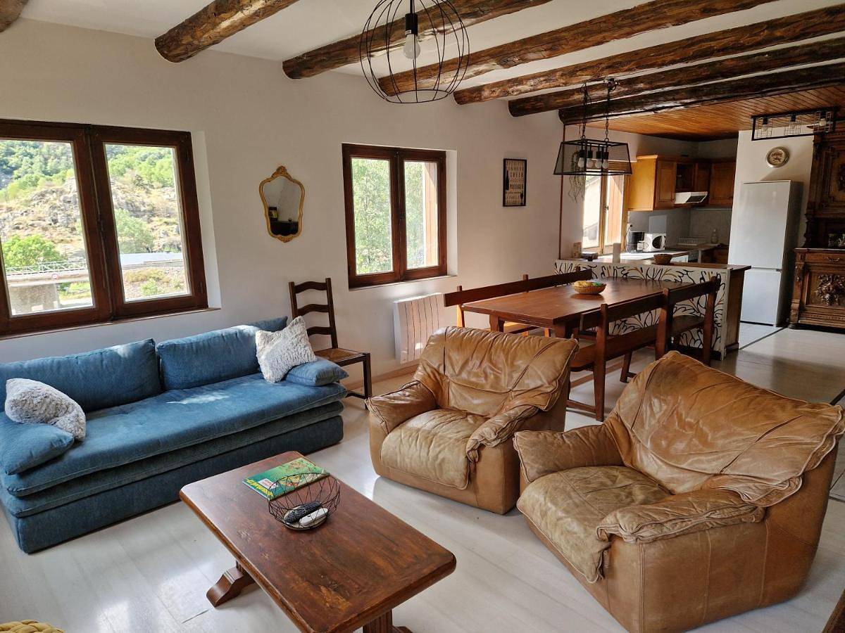 Chalet Catalan proche des pistes in Porta, Parc naturel régional des Pyrénées catalanes