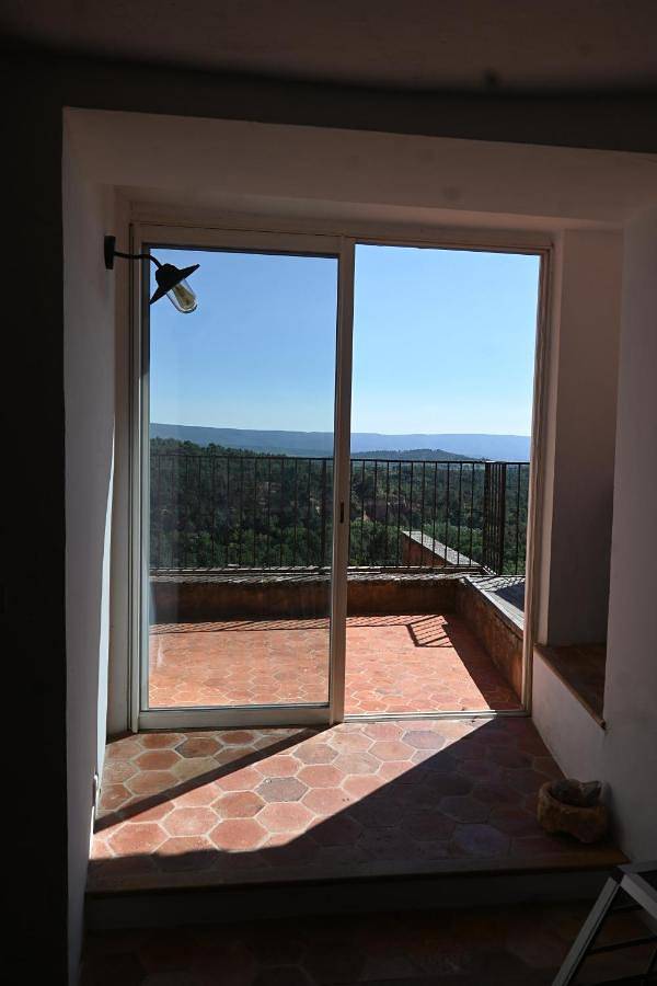 Three-Bedroom House in Roussillon, Parc naturel régional du Luberon