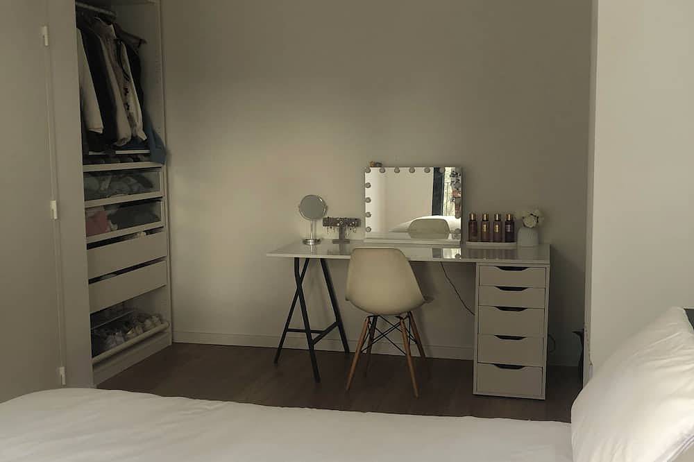 Le Beausset contemporary villa 140 m2 in the countryside with swimming pool. Beaches 8km away. in Le Beausset, Toulon Region