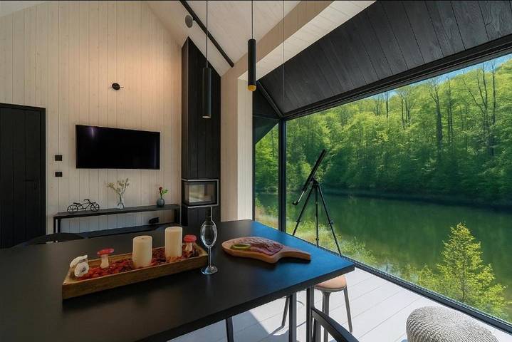 Ferienhaus für 8 Personen, mit Garten und Sauna sowie Seeblick und Ausblick, mit Haustier