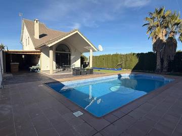 Casa rural para 8 personas, con vistas y piscina en Dílar