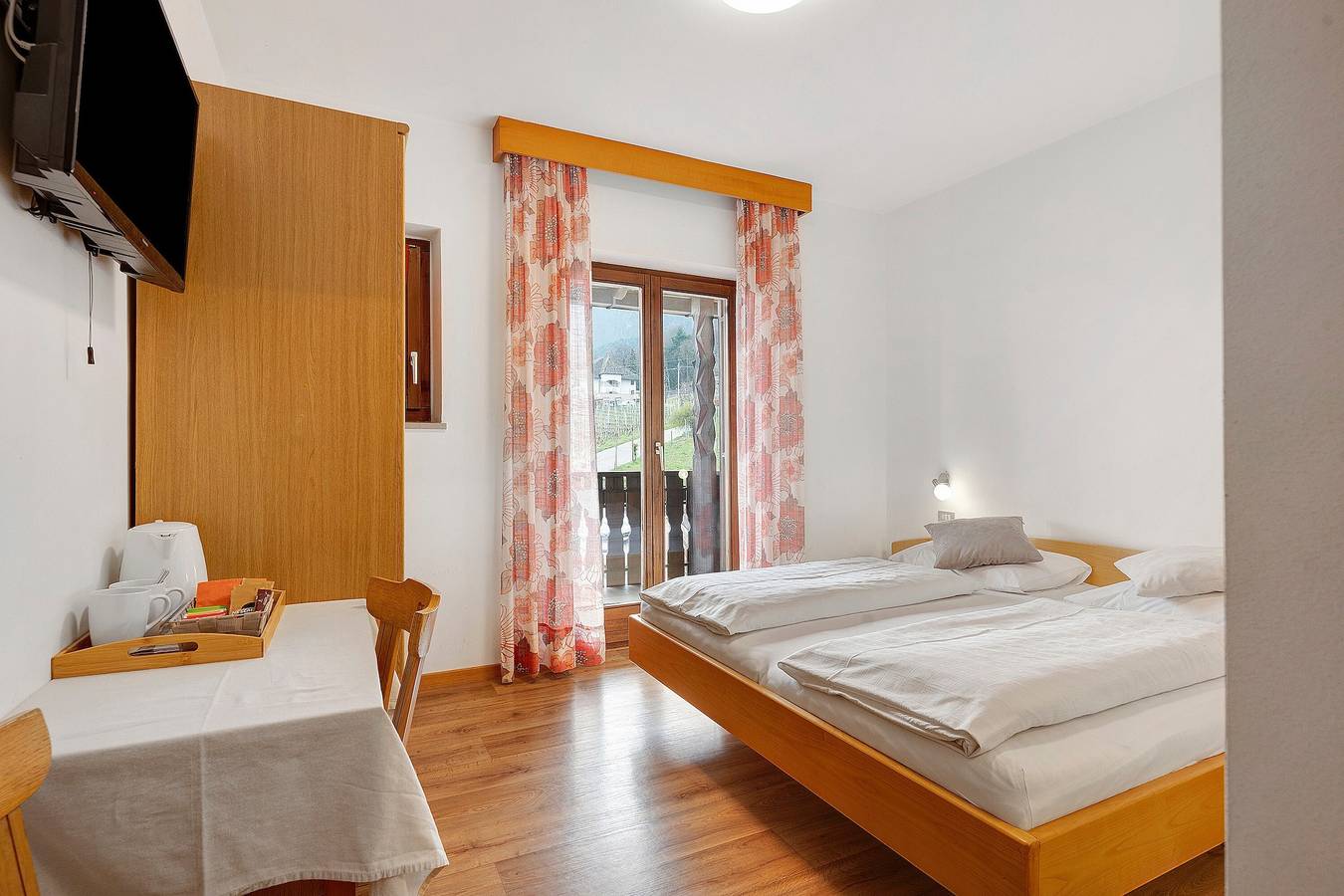 Camera 'Harmony' con vista montagna, giardino in comune e Wi-Fi in Monte (Appiano), Appiano