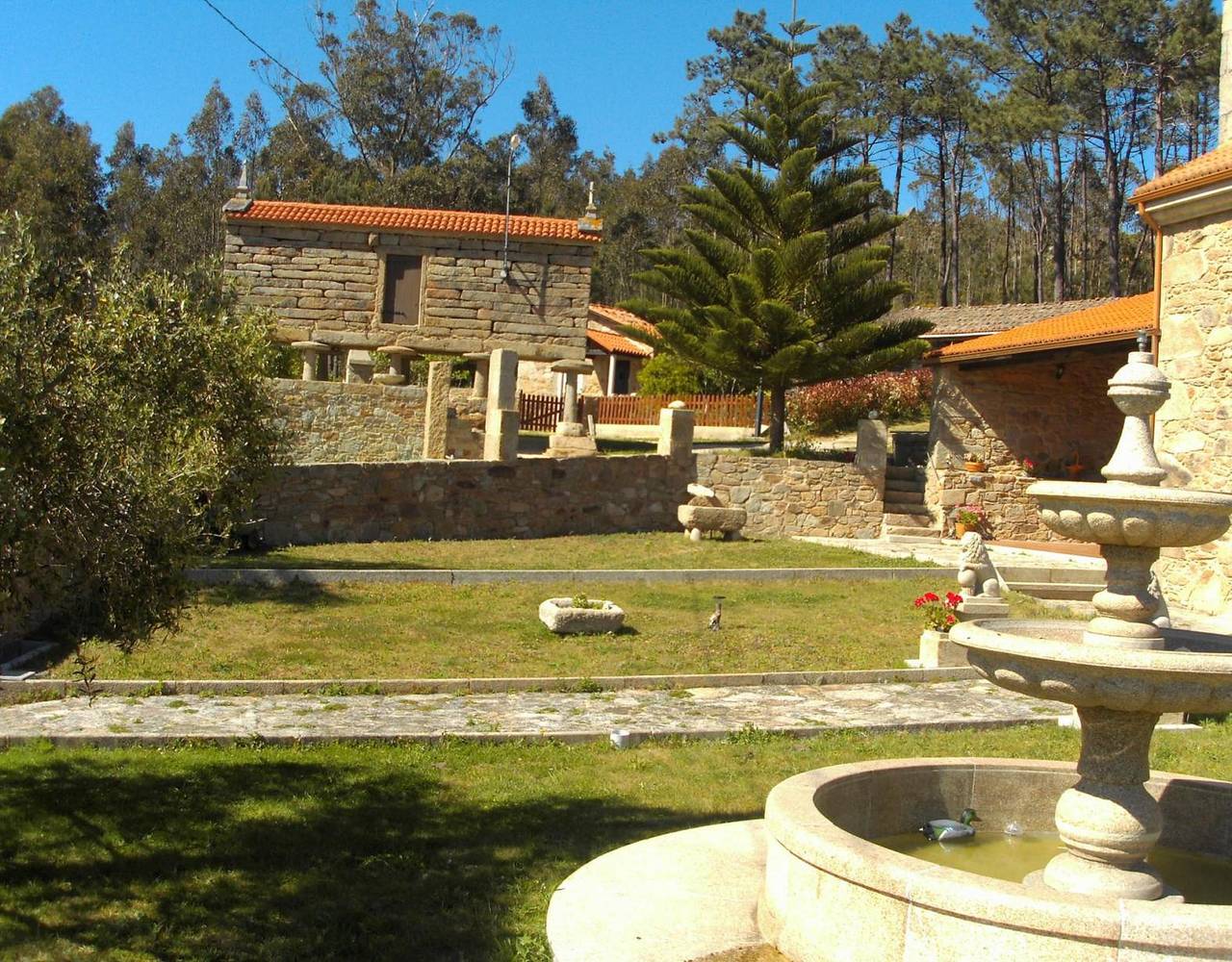 Holiday home for 12 people with garden in Camariñas, Costa da Morte