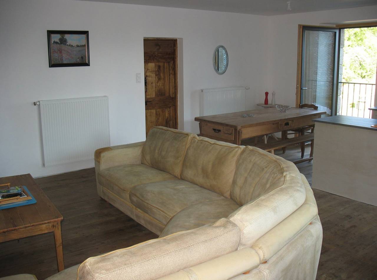 Aux portes de l’Aubrac, maison dans un hameau in Coubisou, Parc naturel régional de l'Aubrac