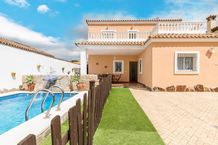 Landhaus für 8 Personen, mit Balkon und Whirlpool, mit Haustier in Conil de la Frontera