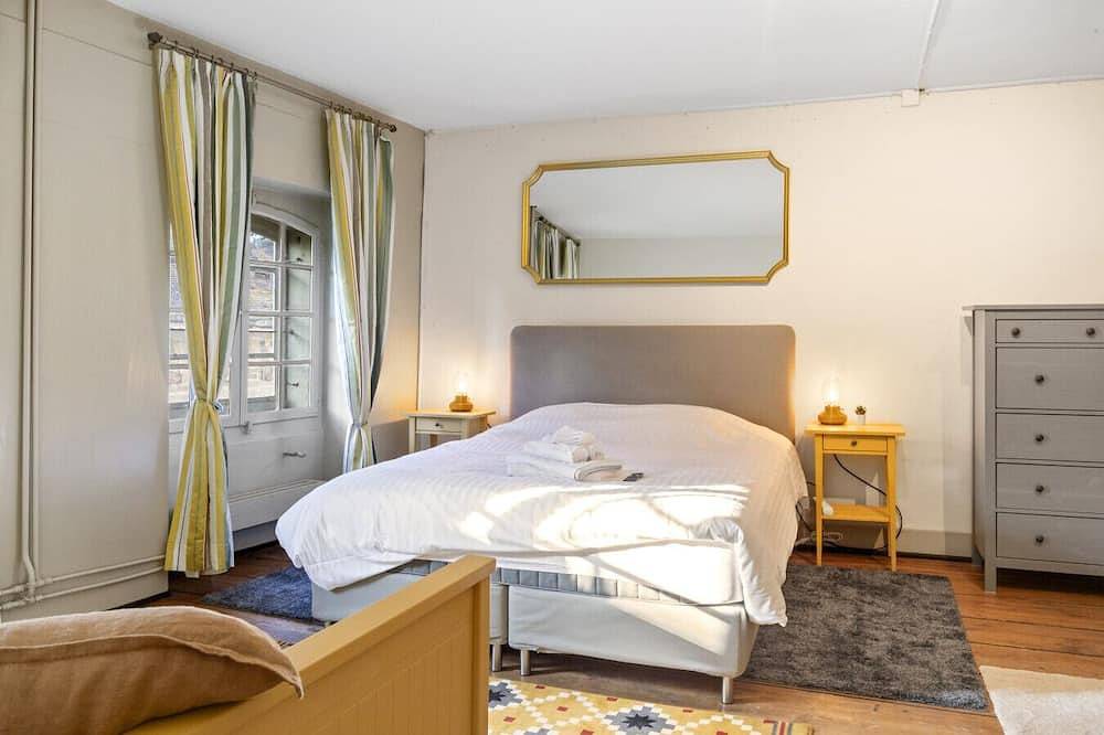 Ganze Wohnung, Bright studio in Freiburg's old town in Freiburg im Üechtland, Kanton Freiburg