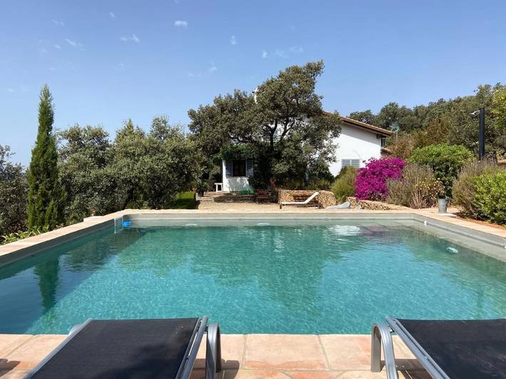 Casa rural para 9 personas, con Terraza y Jardín además de Piscina y Vistas en El Castillo de las Guardas