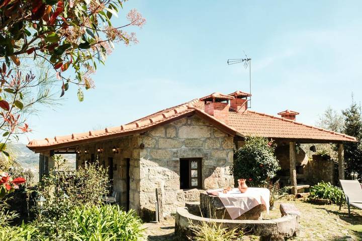 Casa de vacaciones para 9 personas, con jardín además de terraza y vistas, Se admiten mascotas - 1