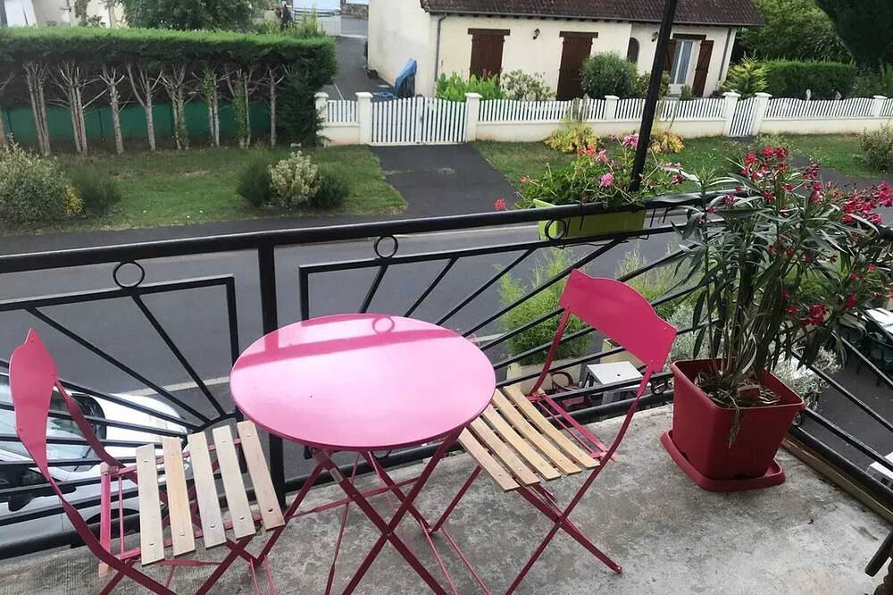 Apartamento entero, Homerez - Apartamento confortable con jardín en Objat in Objat, Brive-la-Gaillarde region