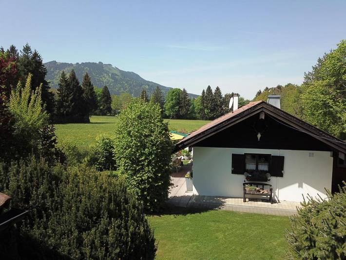 Ferienhaus für 5 Personen, mit Terrasse und Garten sowie Ausblick in Wackersberg