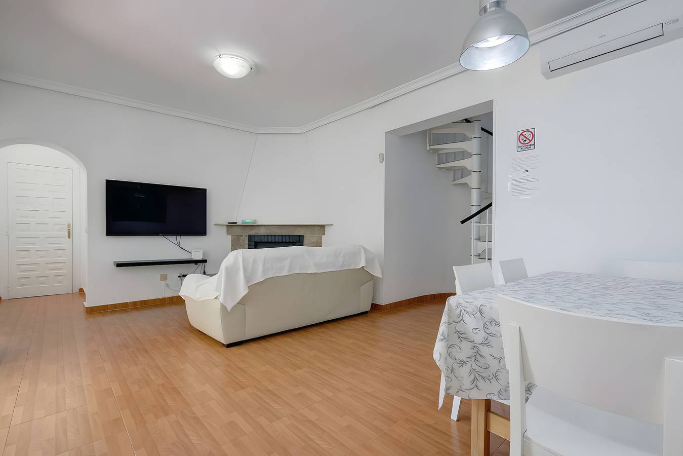 Villa 'Guadiaro' con vistas a la montaña, Wi-Fi y aire acondicionado in San Pedro Alcántara, Marbella