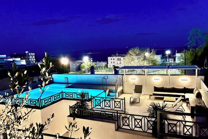 Villa for 4 people, with garden and terrace in Split