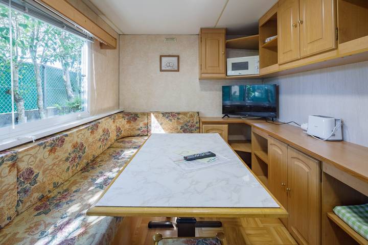Bungalow 'F' with Private Pool, Private Terrace and Wi-Fi in O Grove, Rías Baixas