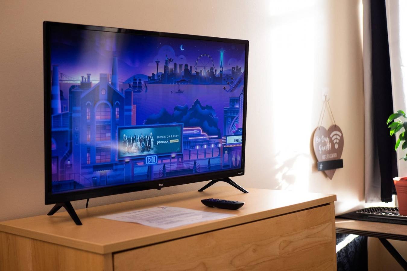 Entire apartment, Amazing Downtown Apt Roku Tv Walk Everywhere in Pittsburgh, Allegheny County