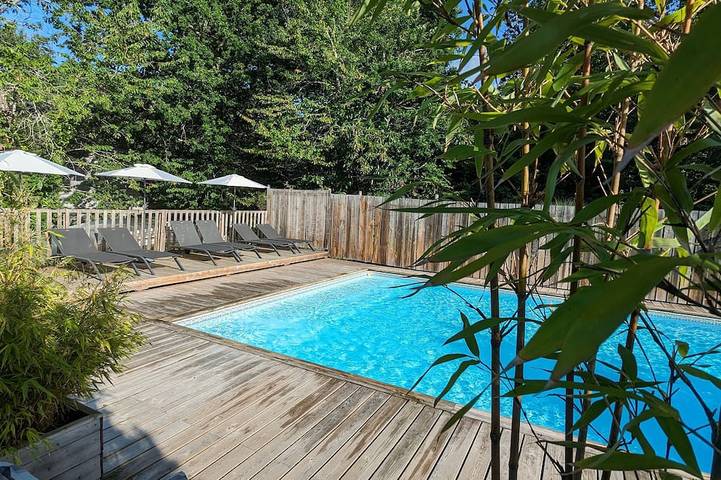 Gîte pour 6 personnes, avec Balcon ainsi que Jardin et Piscine à Biron