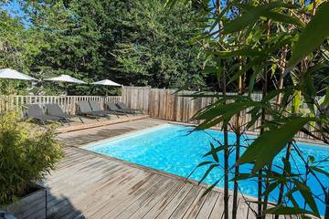 Maison de campagne pour 6 personnes, avec piscine et jardin à Biron