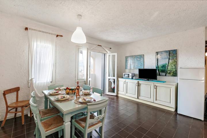 Gîte pour 6 personnes, avec terrasse dans Loiri Porto San Paolo - 2