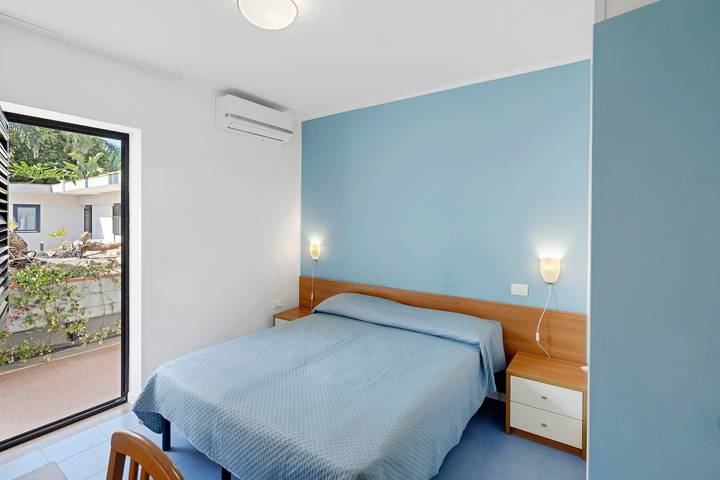 Marina Living Rooms - Habitación Doble Economy con piscina compartida, Wi-Fi y aire acondicionado in Capaccio, Cilento Coast