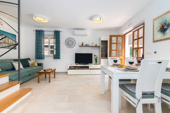 Ferienhaus für 5 Personen, mit Ausblick auf Hvar - 2