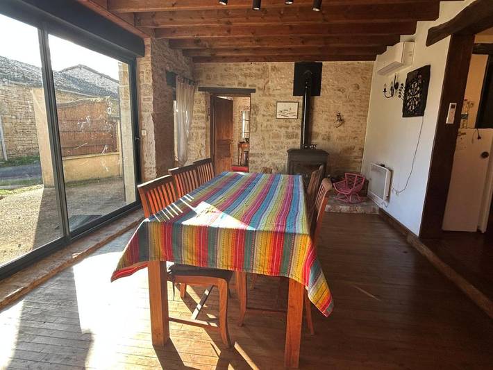 Gîte pour 8 personnes, avec terrasse et jardin à Nanteuil-en-Vallée - 3