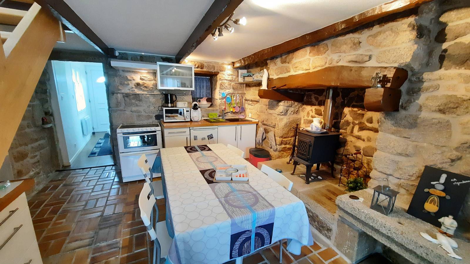 Ferienhaus 'Penty Campagne 5min Spot Surf – 2 P' mit privater Terrasse und privatem Garten in Plomeur, Côte de Cornouaille