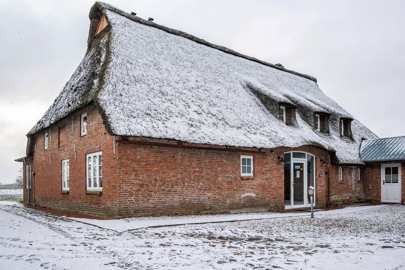 Ganze Wohnung, Ferienwohnung 'Am Halbmond 2' mit privater Terrasse, privatem Garten und Wi-Fi in Hellschen-Heringsand-Unterschaar, Nordseeküste