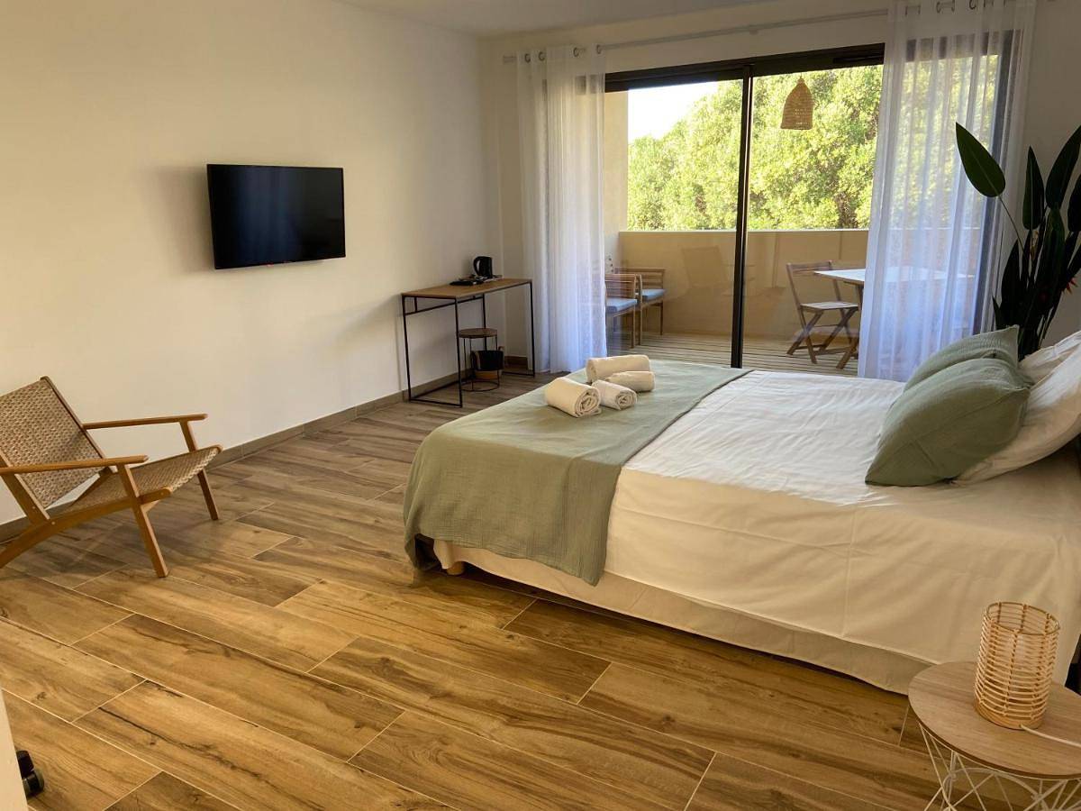 Double Room in Porto Pollo (Corse), Serra-di-Ferro