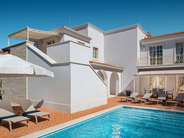 Vakantiehuis voor 8 personen, with terras and tuin as well as zwembad, met huisdier in Novigrad