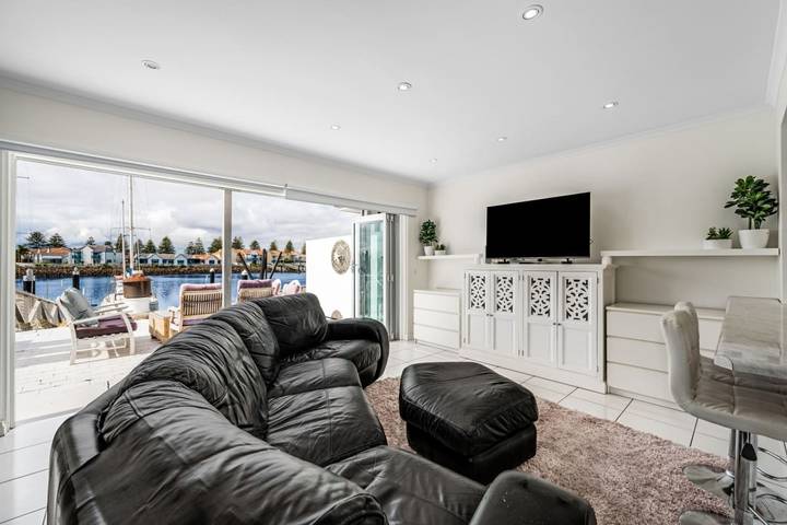 Holiday home for 6 people, with balcony, child-friendly in Adelaide