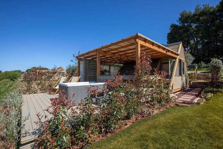 Agriturismo per 2 persone, con Balcone e Terrazza nonché Idromassaggio e Giardino a Campiglia Marittima