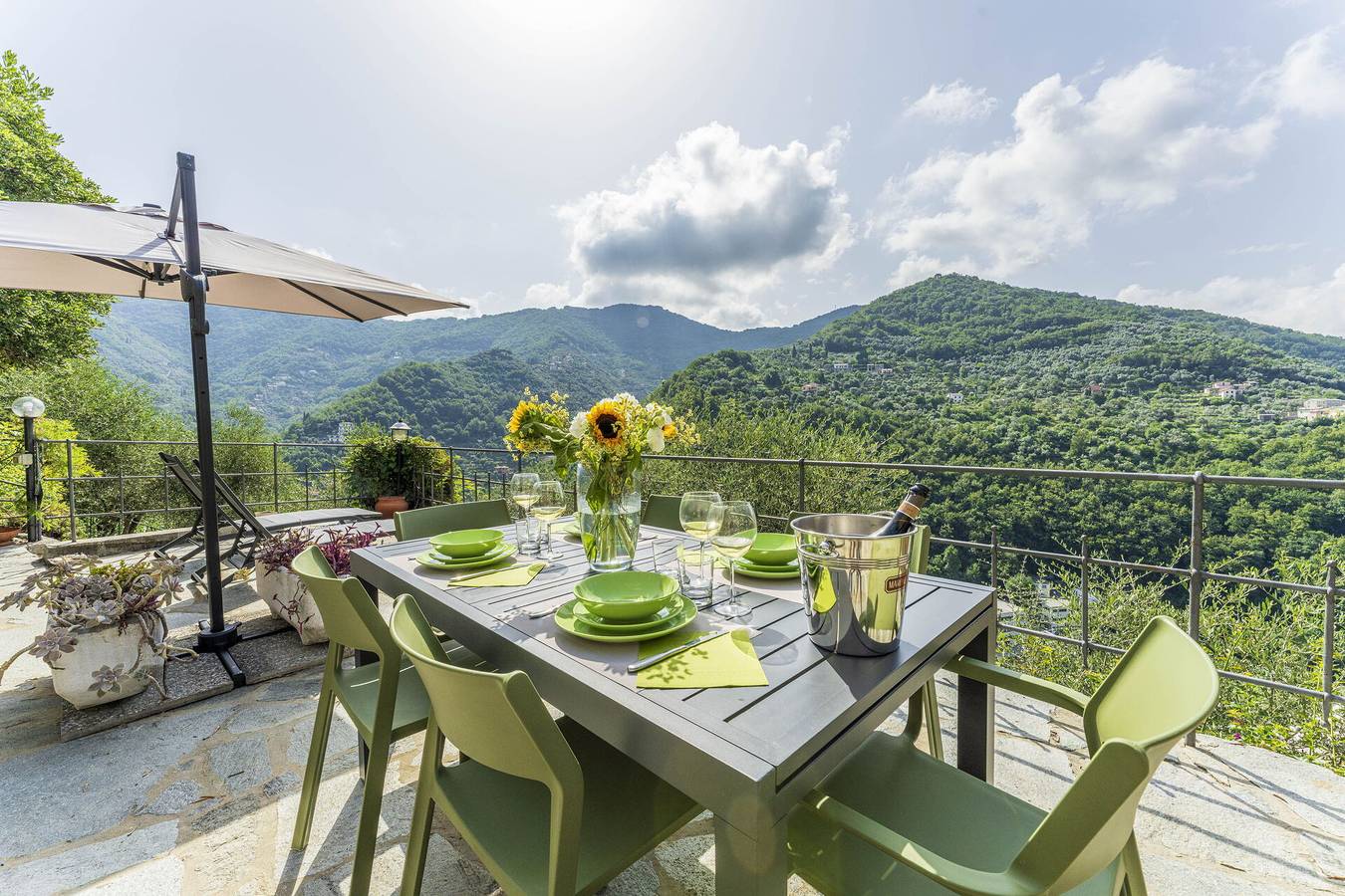 Ganze Wohnung, Belvedere, House With Private Pool And Garden, Recco in Corticella, Avegno