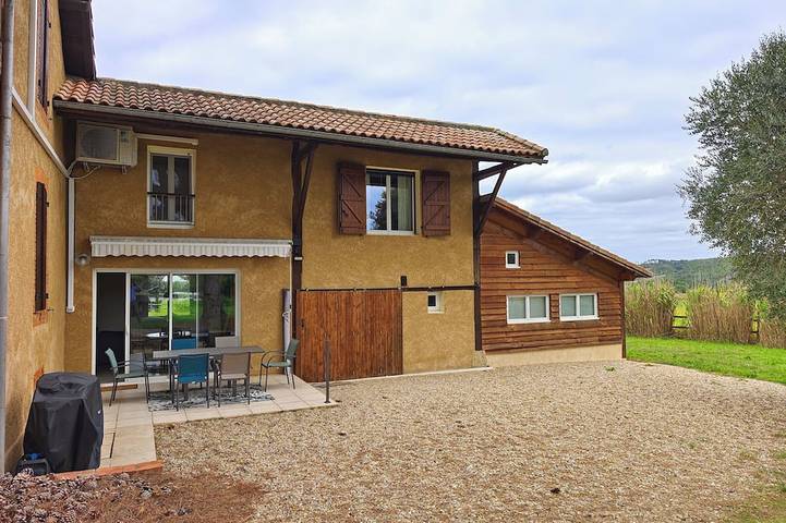 Gîte pour 8 personnes, avec balcon et jardin