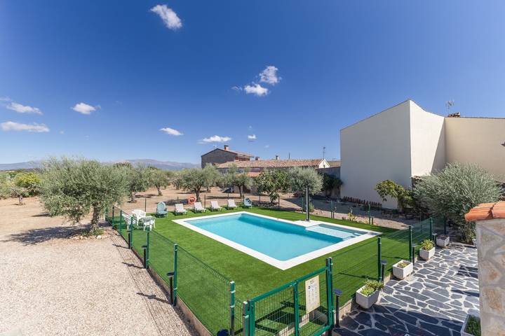 Rural House with Private Pool in Sotillo de las Palomas, Sierra de Gredos in Sotillo de las Palomas, Toledo Province
