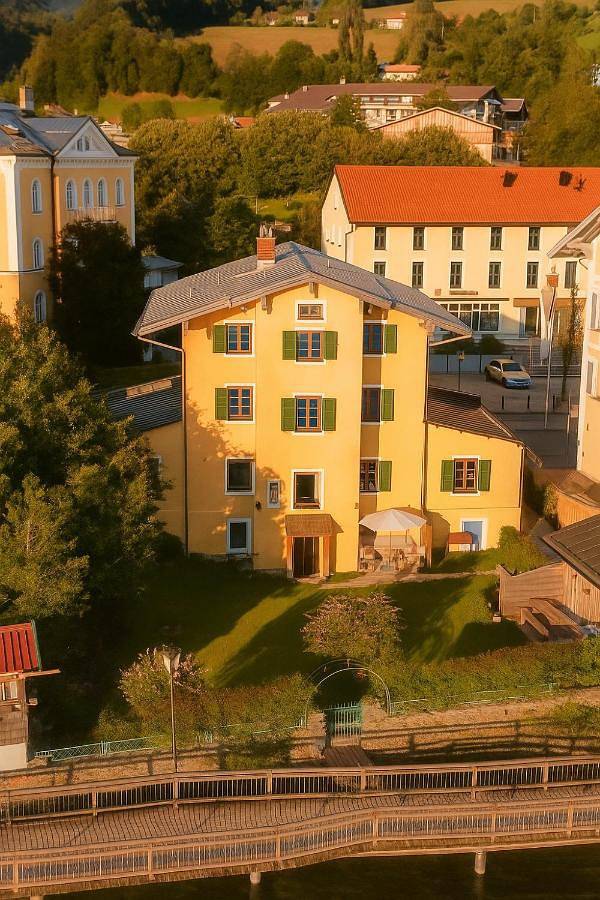 Chalet für 8 Personen, mit Ausblick und Seeblick sowie Sauna und Garten, kinderfreundlich in Alpenland Tegernsee Schliersee - 2