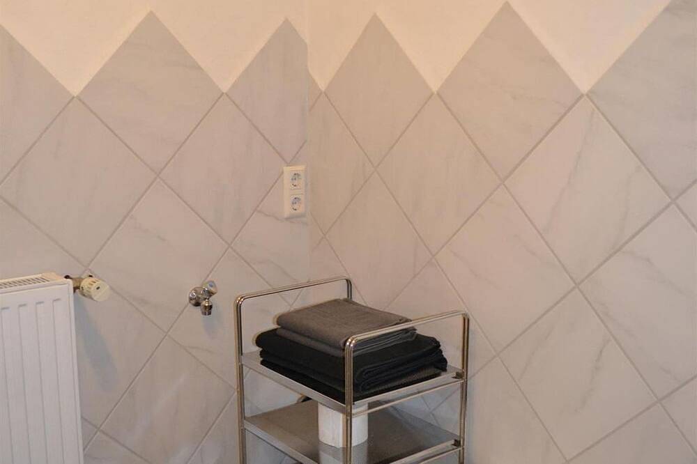 Ganze Wohnung, Kleins Gästehaus - Ferienwohnung I in Klüsserath, Moseleifel