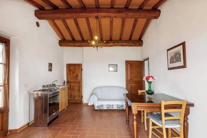 Entire apartment, Apartment 'Cipressaia Bellavista' with Shared Pool, Shared Garden and Wi-Fi in Greve In Chianti, Chianti