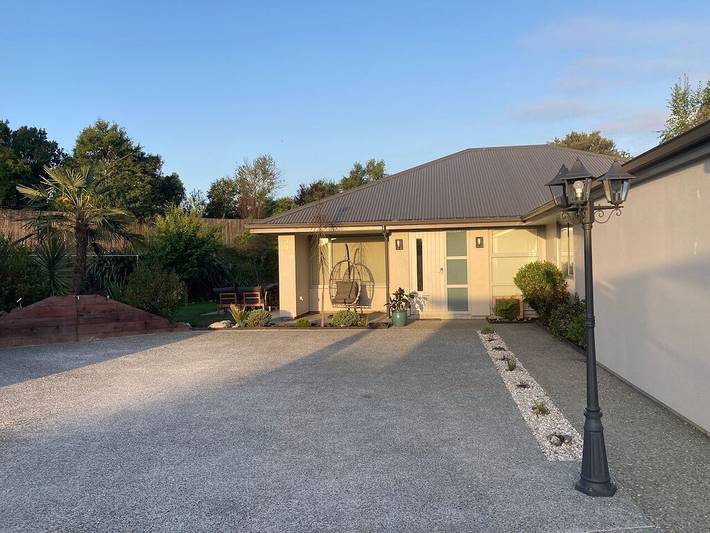 Holiday home for 12 people, with terrace and garden as well as hot tub in Nelson (New Zealand)