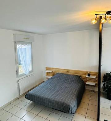 Gîte pour 4 personnes, avec jardin à Jaunay-Clan