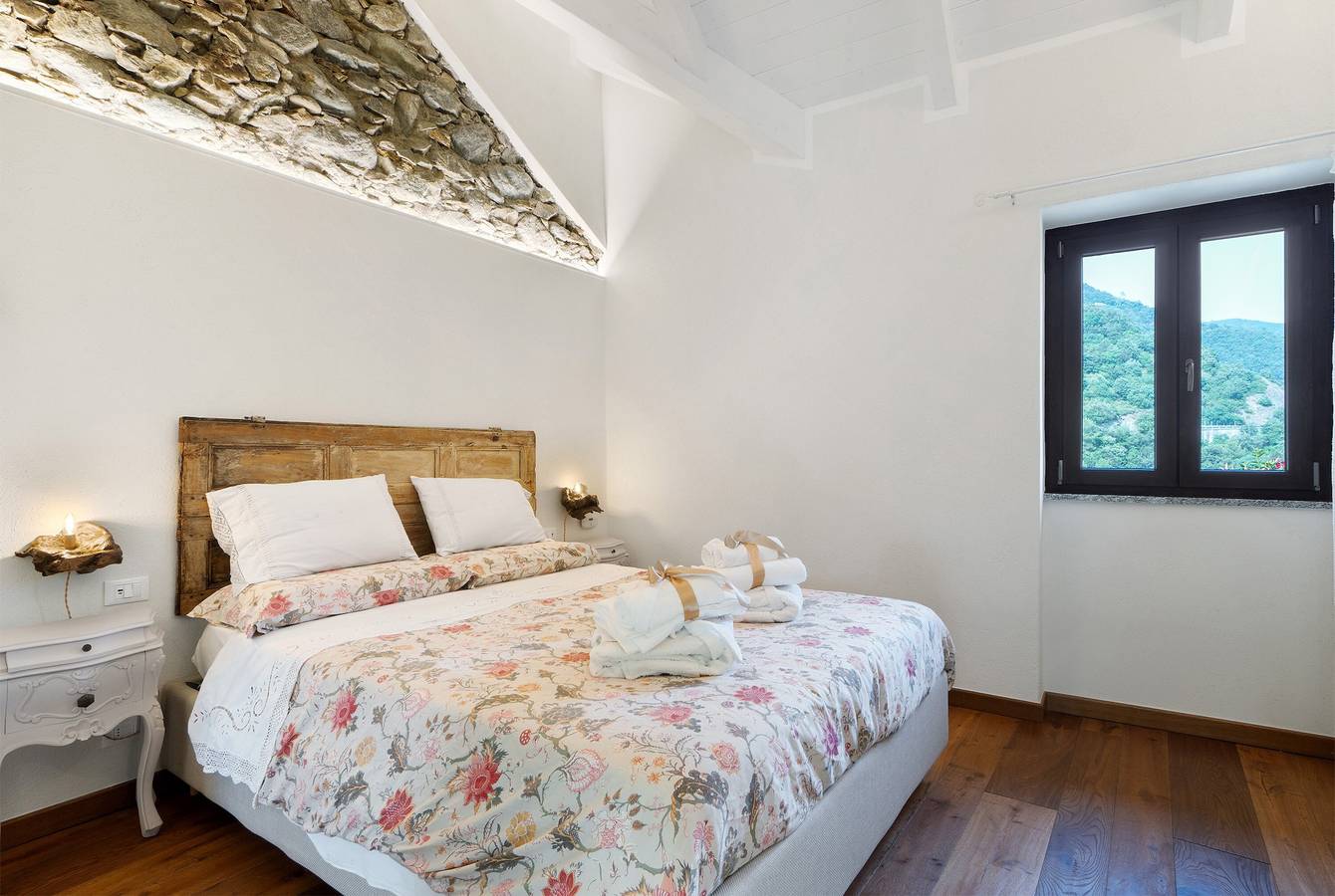 Camera 'Pria' con vista sulle montagne, Wi-Fi e aria condizionata in Ellera (Albisola), Albisola Superiore