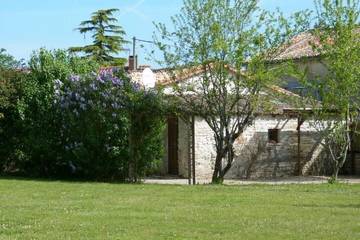 Gîte pour 4 personnes, avec jardin à Chaunay