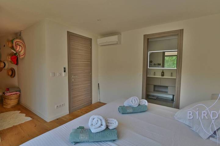 Location de vacances pour 8 personnes, avec Balcon ainsi que Jardin et Piscine à Pégomas - 2