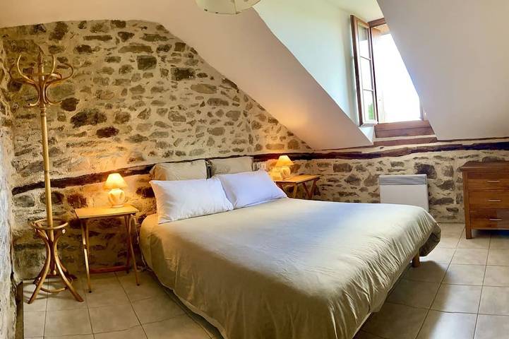 Gîte pour 2 personnes, avec Terrasse et Piscine à Najac - 2